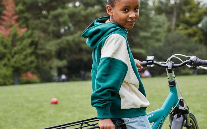 <p>Naast de looks draait het bij de Alpina Yabber om performance! Deze sportieve bike is overal voor in: crossen door het bos, fietsen over straat en scheuren door het park.</p>
